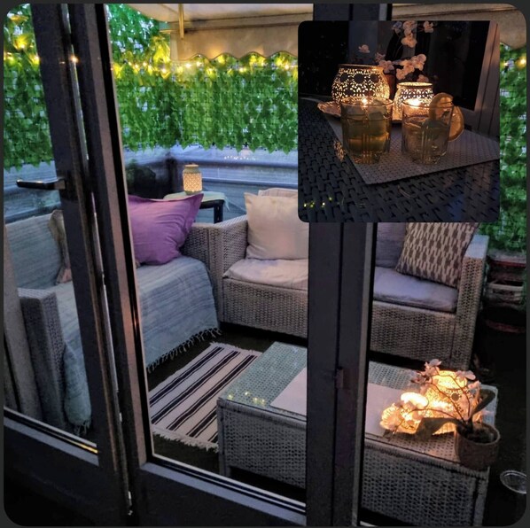 Shared Dormitory, 1 Bedroom, Smoking, Balcony | Living area