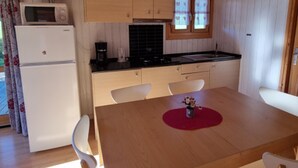茶具/咖啡用具、冰箱、微波炉