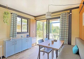 Living area - Cozy chalet with terrace for 5 guests (Darbres)