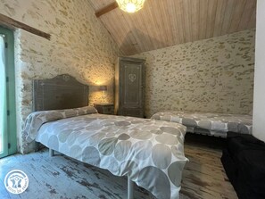3 chambres, accès au Wi-Fi (inclus), literie fournie