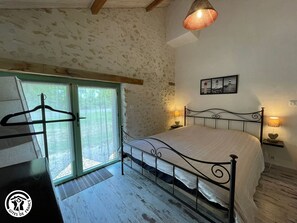 3 bedrooms, free WiFi, bed sheets