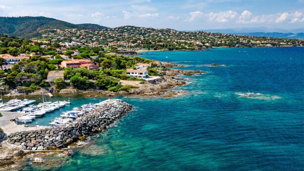 A coastal town with clear blue waters, a rocky breakwater, and several boats docked. - Awesome home in Roquebrune-sur-Argens with WiFi (Roquebrune-sur-Argens)