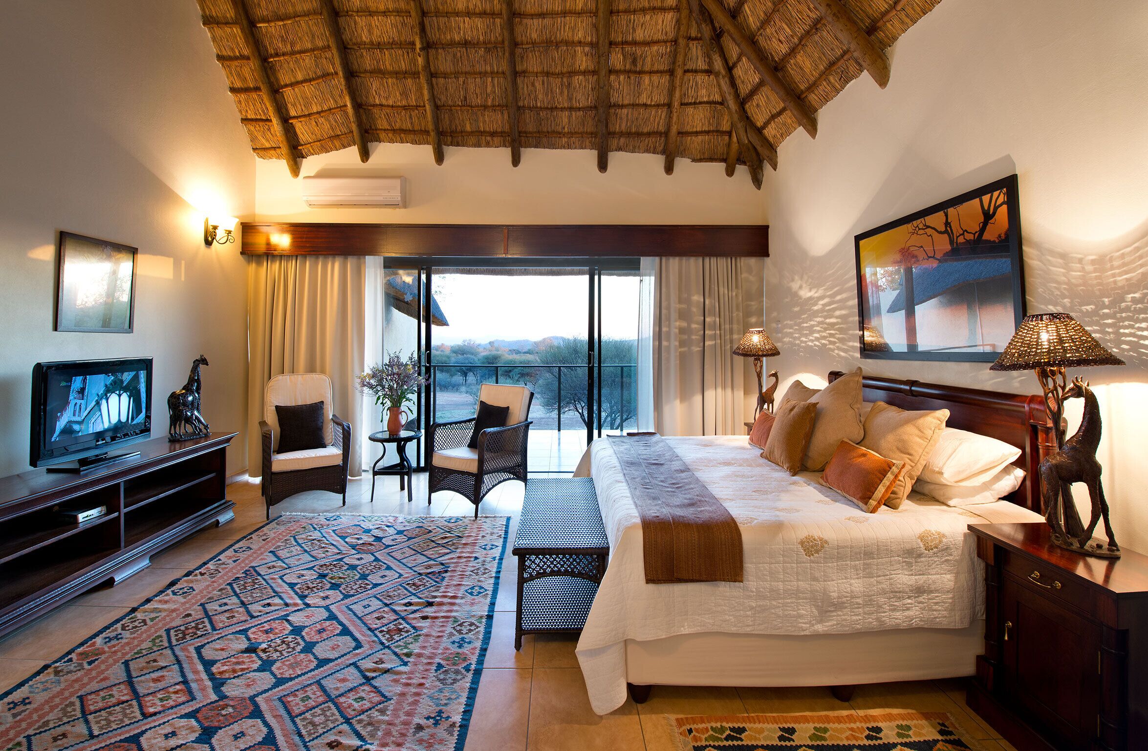 Luxury Double Room, Balcony, Garden View | Bathroom | Shower, towels, soap, shampoo