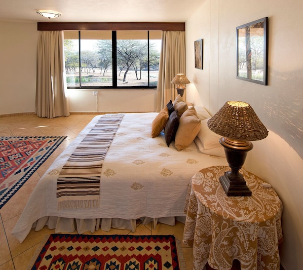 Family Room, Patio, Mountain View | In-room safe, iron/ironing board, free WiFi