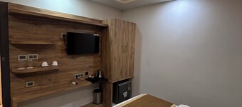 โรงแรม โลตัส