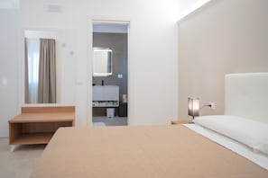 Comfort Room | In-room safe, blackout drapes, free WiFi, bed sheets