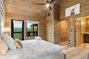 6 bedrooms, iron/ironing board, free WiFi, bed sheets