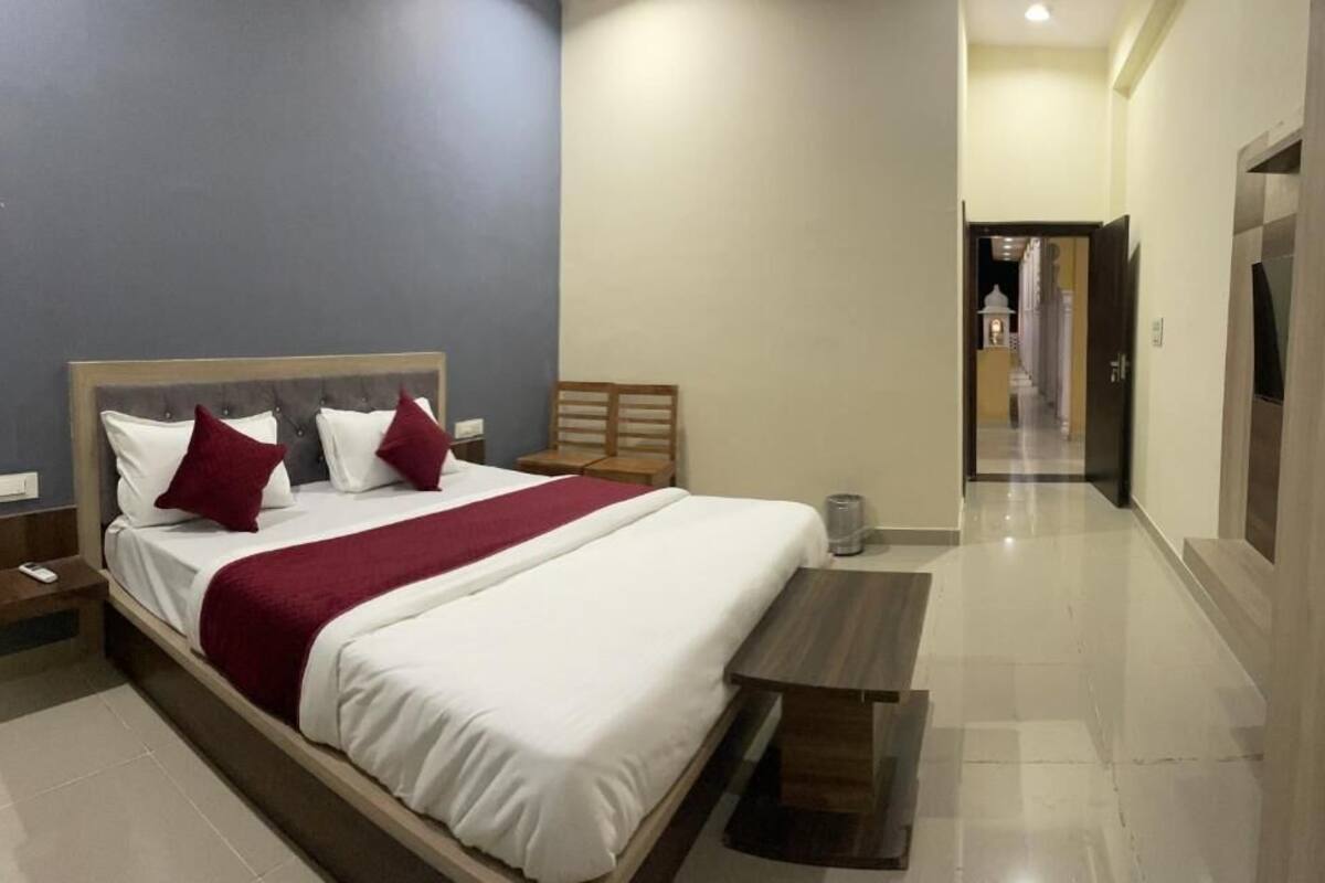 Luxury Double Room, 1 King Bed, Mountain View