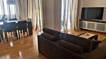 Smart TV, DVD player, books
