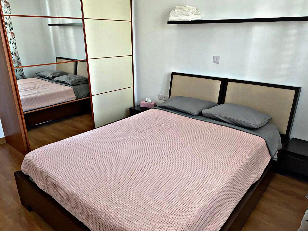 3 Schlafzimmer, Schreibtisch, schallisolierte Zimmer