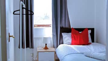 3 bedrooms, iron/ironing board, free WiFi, bed sheets