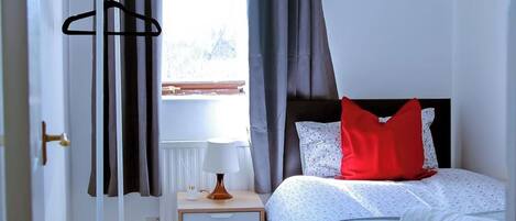 3 kamar tidur, setrika/meja setrika, Wi-Fi gratis, dan seprai linen