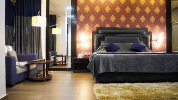 Suite Grand | Busa memori, minibar, meja kerja, dan ruang kerja ramah laptop