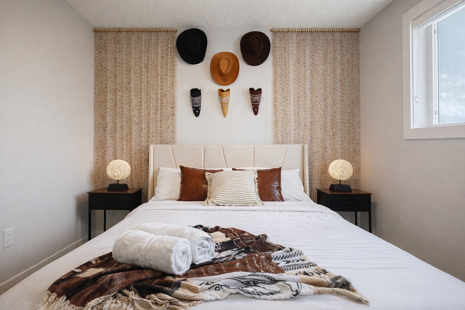 5 bedrooms, desk, iron/ironing board, free WiFi