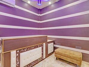 Hus | Reception