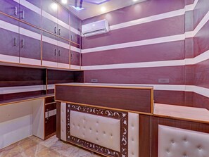 獨棟房屋 | 接待櫃台