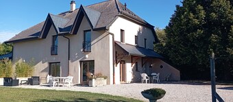 'Le Paradis de Bornachon': Country Cottage with Mountain Views