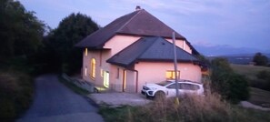 Exterior - 'Le Paradis de Bornachon': Country Cottage with Mountain Views (Sillingy)
