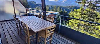 Modern Mountain Apartment With Balcony