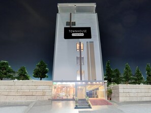 Exterior - Townhouse Sri Padmavati Ammavaari Temple (Tirupati)