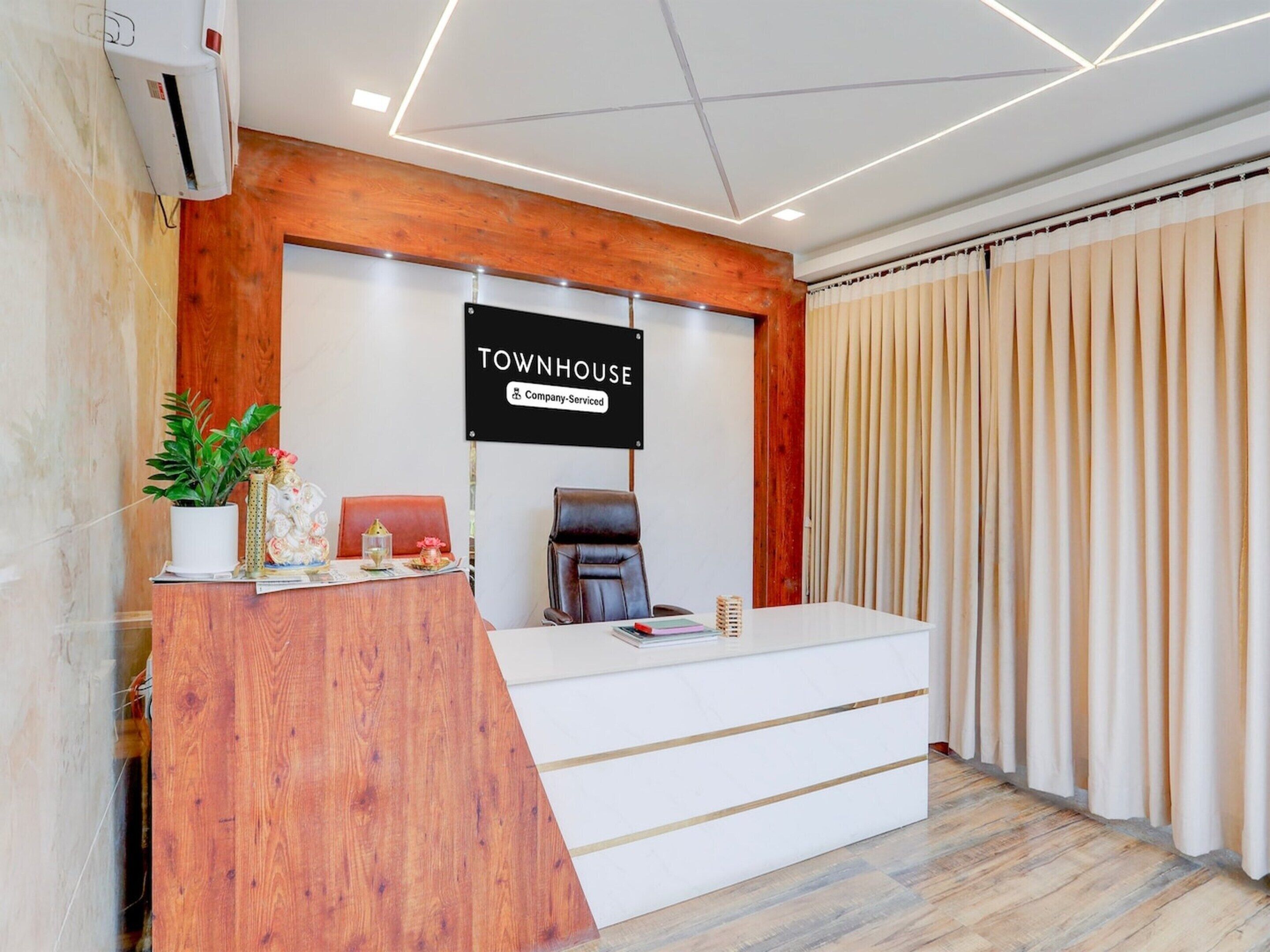 House | Reception