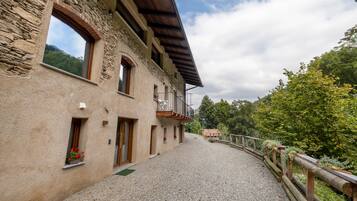 Enceinte de lâhĂ©bergement