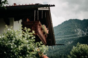 Exterior - Apartment '2' with Mountain View, Balcony and Wi-Fi (Krün)