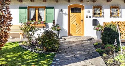 Apartment '4' with Mountain View, Balcony and Wi-Fi