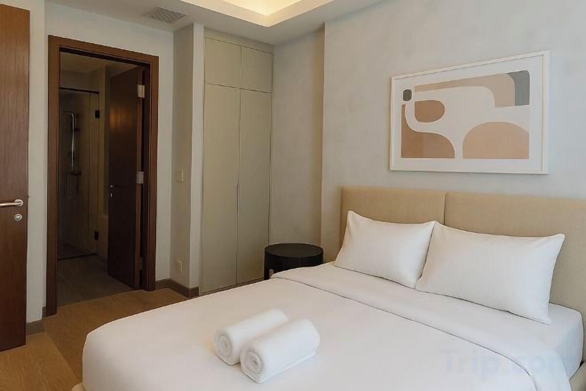 In-room safe, soundproofing, WiFi (free)