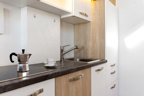Kühlschrank, Ofen, Herdplatte, Geschirrspüler