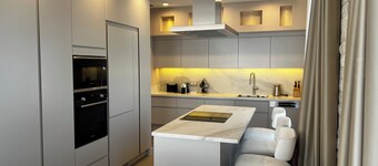 Stylish 4BR Villa w/ Pool near Porto Novi Beach