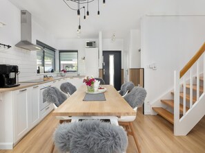 House | Dining - Holiday Home, 3 Bedrooms, Private Garden (Rewal)