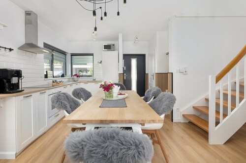 Holiday Home, 3 Bedrooms, Private Garden