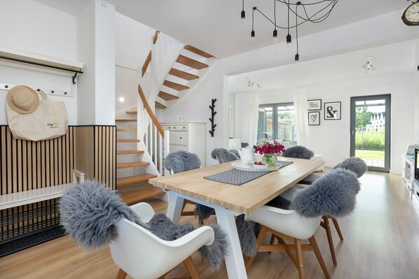 House | Dining - Holiday Home, 3 Bedrooms, Private Garden (Rewal)