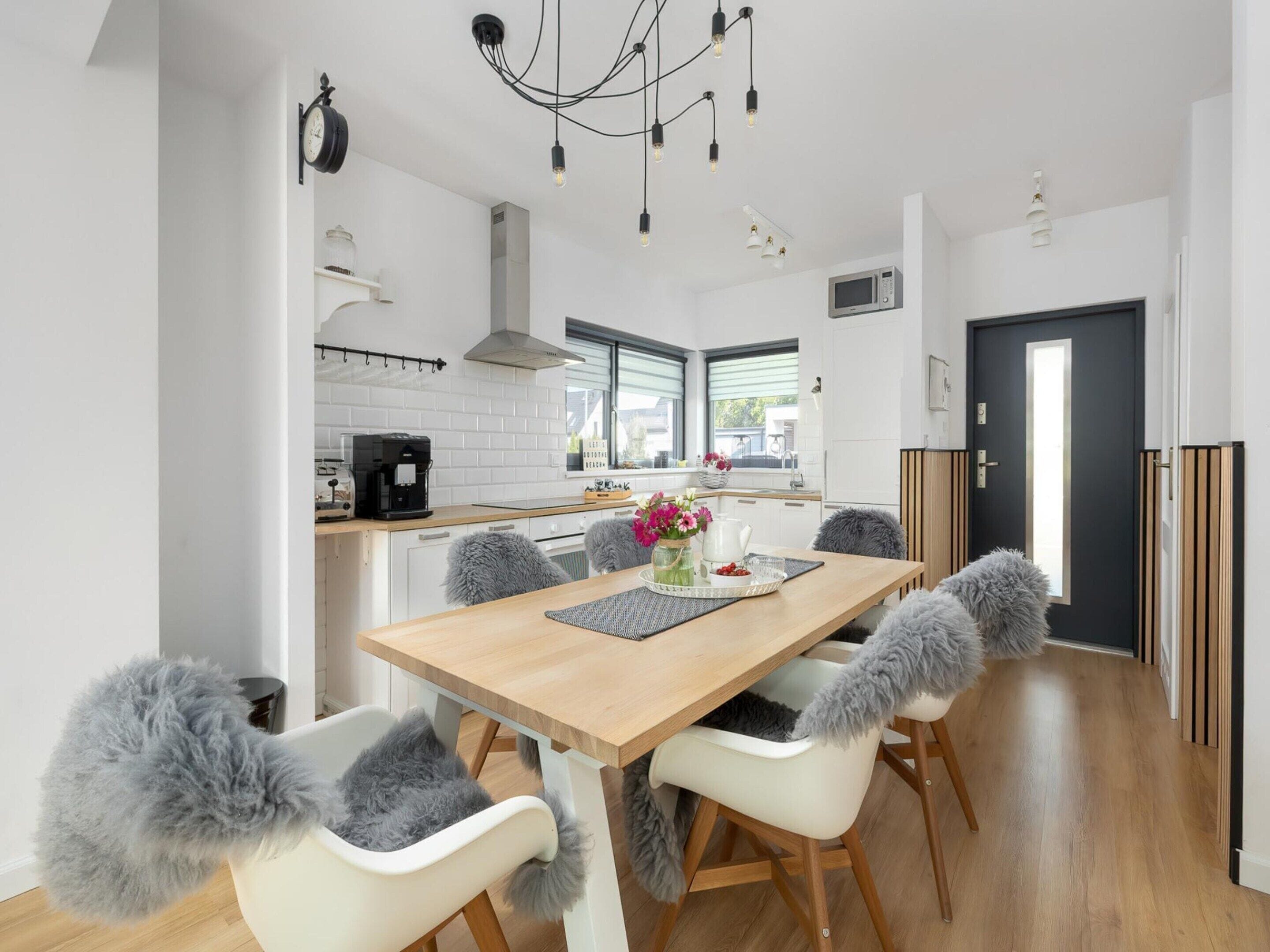 House | Dining