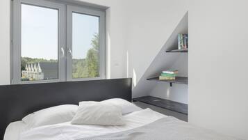 House | 3 bedrooms, individually furnished, iron/ironing board