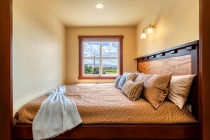 5 Schlafzimmer, Schreibtisch, Bügeleisen/Bügelbrett, kostenloses WLAN