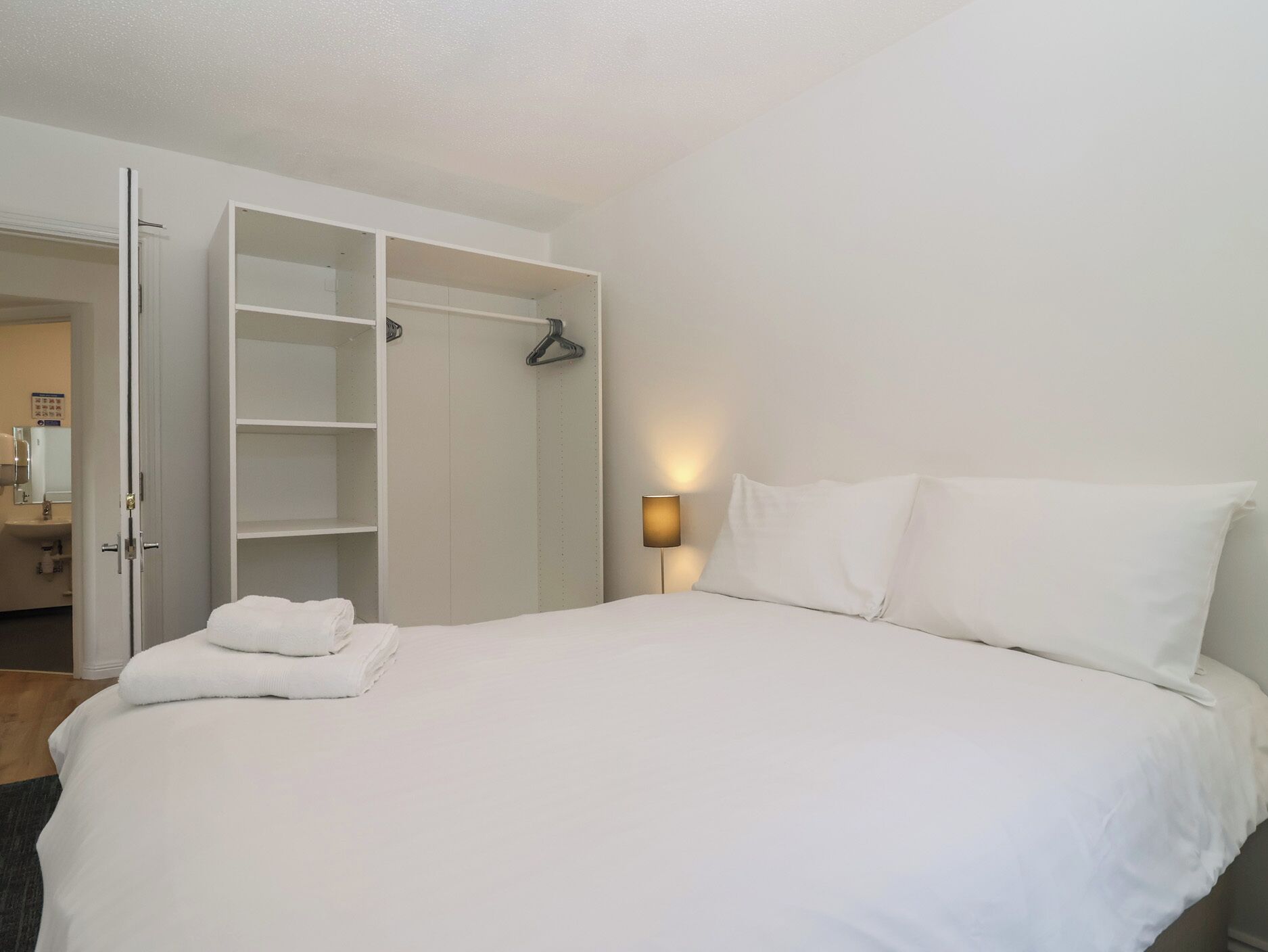 3 bedrooms, individually decorated, individually furnished, free WiFi