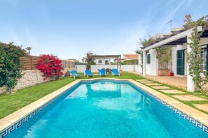 Room, 3 Bedrooms, Accessible, Smoking | Pool