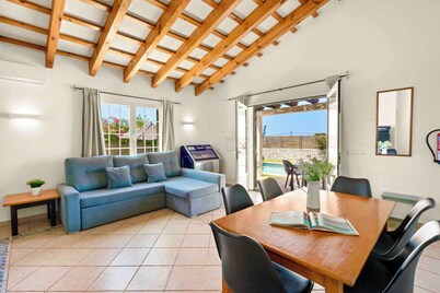 Room-hadte Villa in Cala en Porter