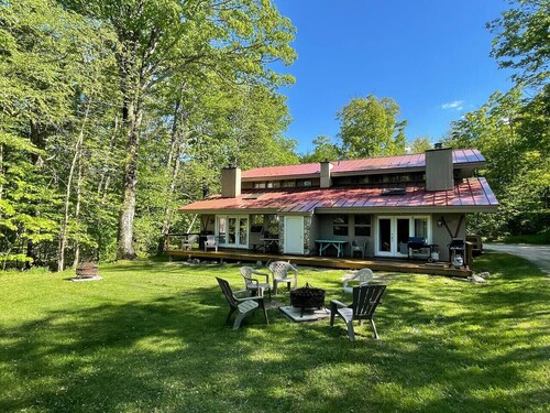 The Killington Chalet, 2 Hot Tubs, Sauna, 2 Commercial Boot Dryer