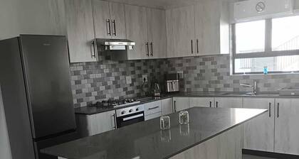 3-bedroom apartment in fabulous Saint Helena Bay with AC, Wi-Fi, braai etc.