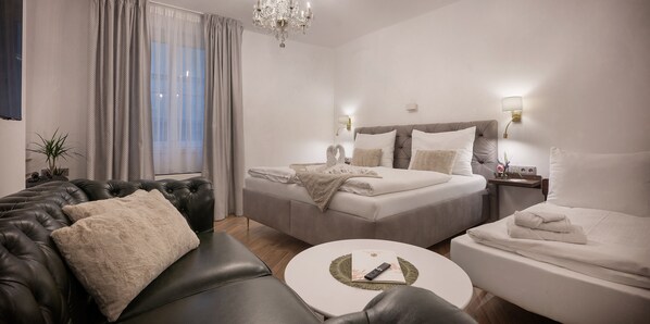 1 habitación, tabla de planchar con plancha, wifi y ropa de cama 