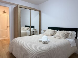 Iron/ironing board, free WiFi, bed sheets