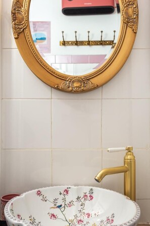 Apartment, 1 Bedroom, Smoking, Balcony | Bathroom - Casa Odete - Alfama Center Near Everything (Lisbon)