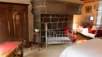 3 chambres, fer et planche Ă repasser, Wi-Fi, draps fournis