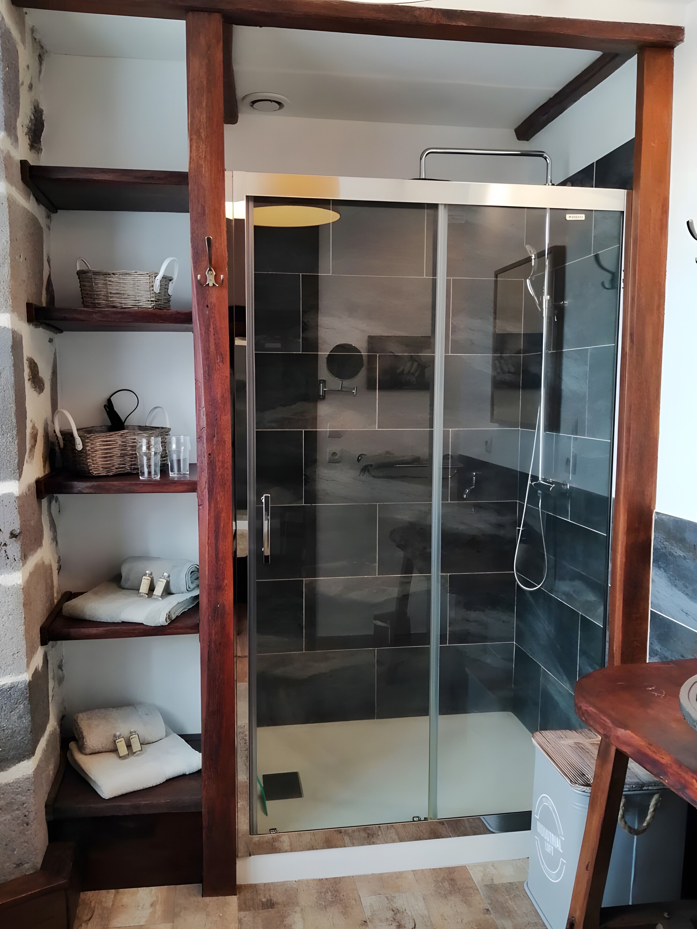 Shower, towels