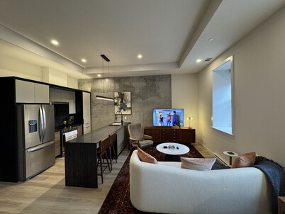 *NEW Stunning 2B/1B Downtown Halifax