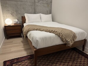 2 bedrooms, desk, iron/ironing board, travel crib