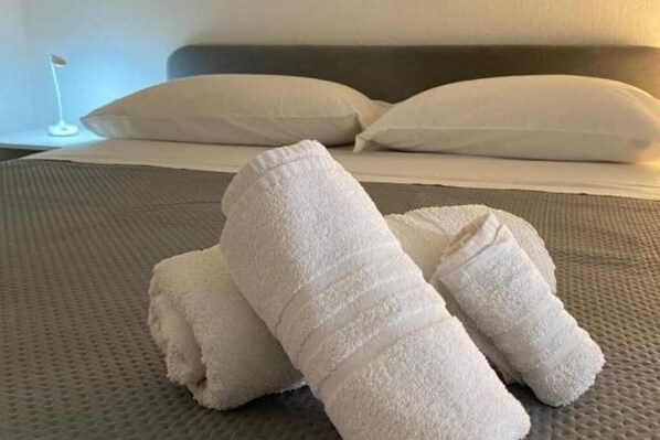 1 bedroom, WiFi, bed sheets - Del Fiore Deluxe - Elegant apartment in Cagliari (Cagliari)